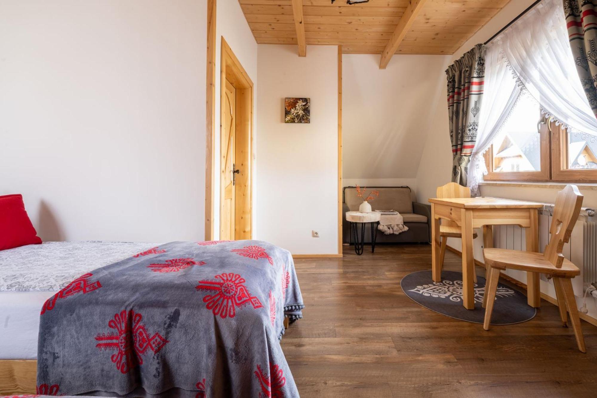 Lux-House & Jacuzzi Sauna Zakopane Buitenkant foto